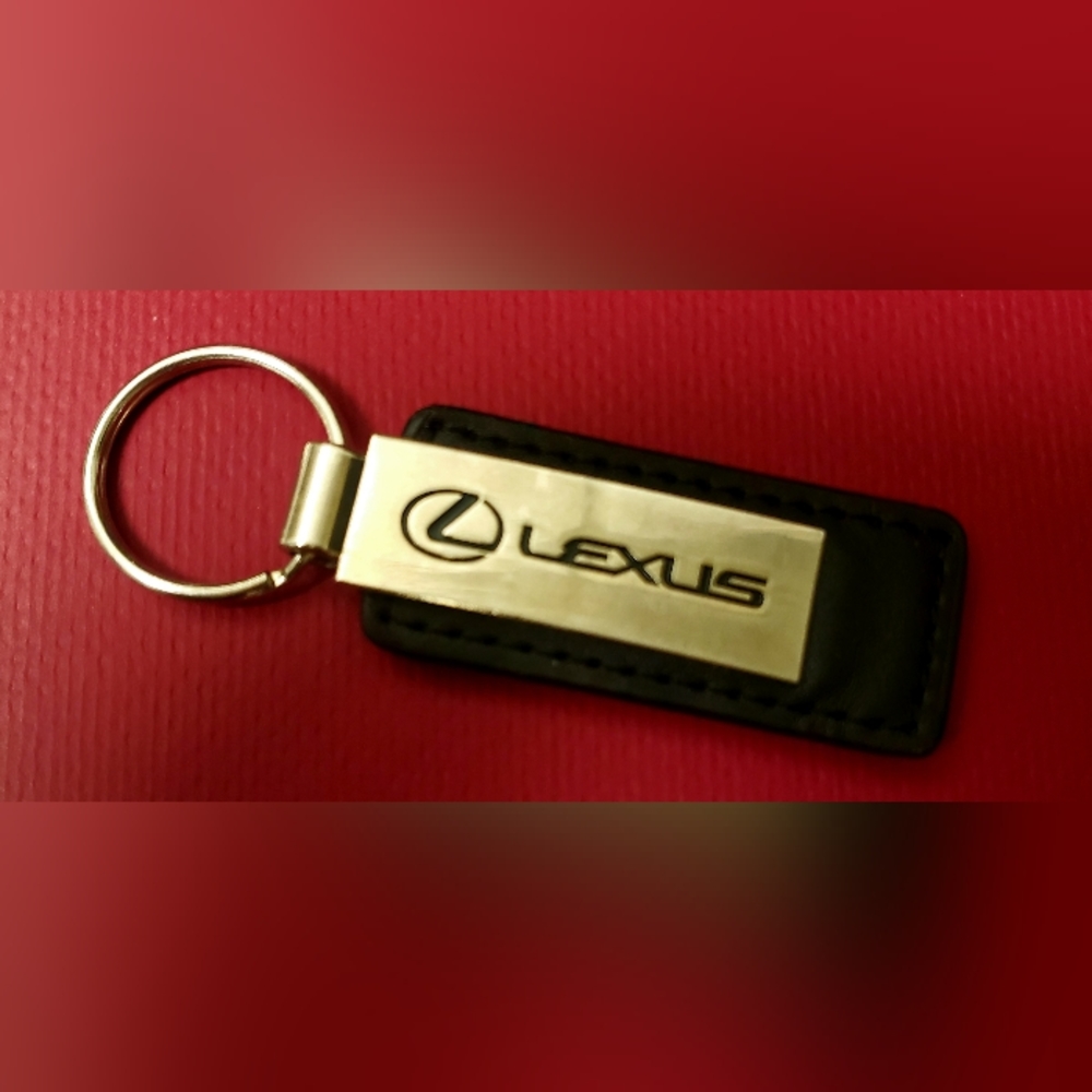LEXUS LEATHER KEY CHAIN | PRE-LOVED